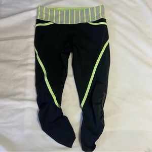 Lululemon Athletica Capri leggings with back zipper size 4